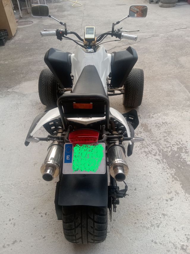 Moto tres ruedas 250cc