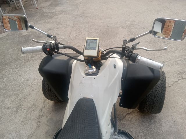 Moto tres ruedas 250cc