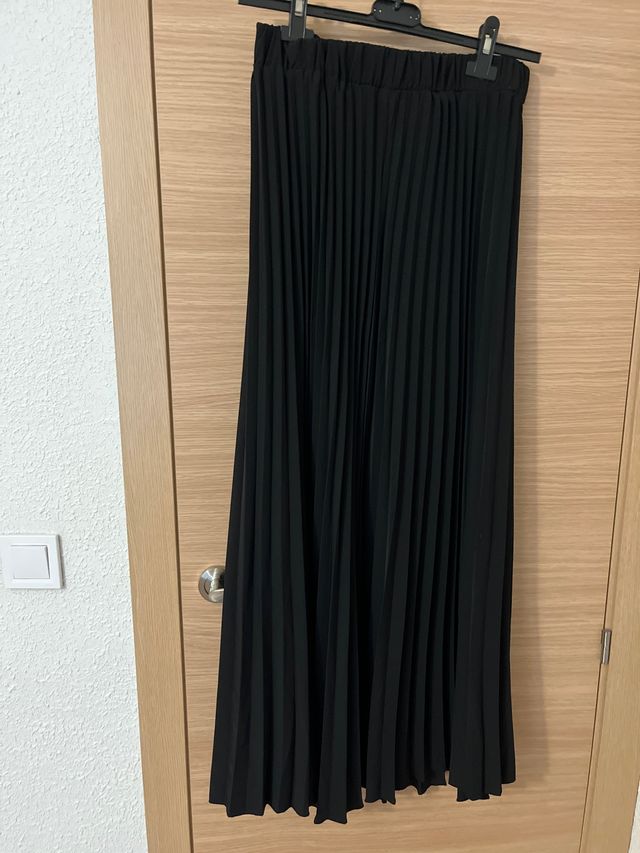 Falda plisada negra larga sin estrenar , 96 cm lar