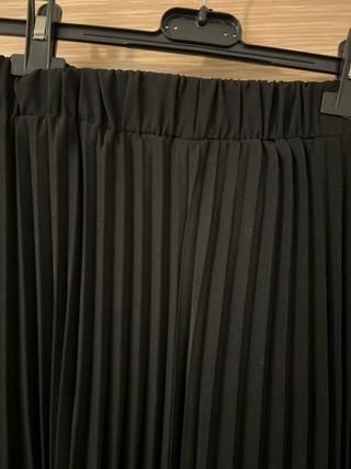 Falda plisada negra larga sin estrenar , 96 cm lar