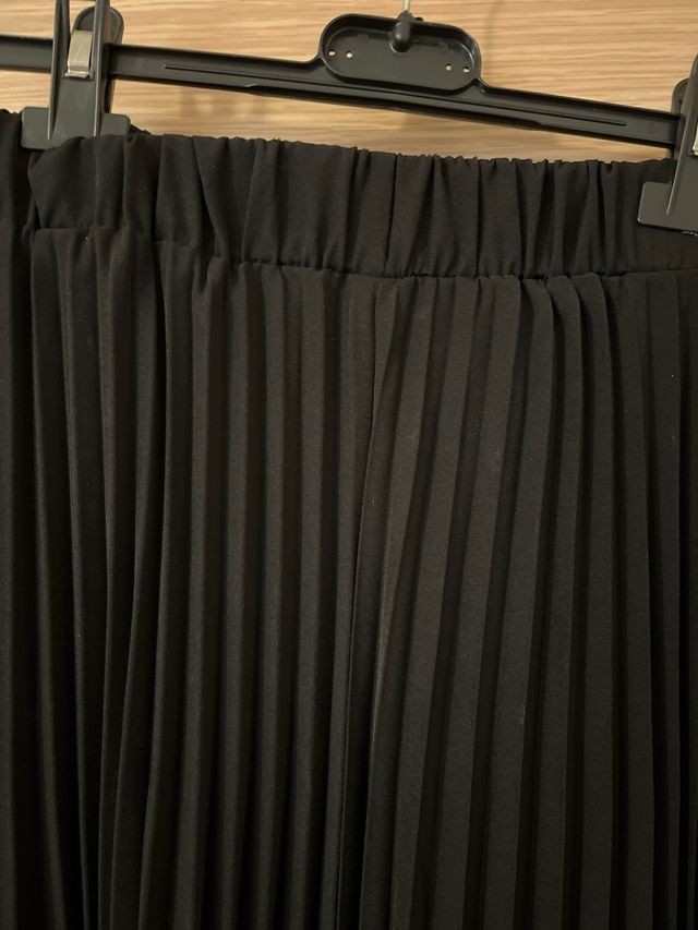 Falda plisada negra larga sin estrenar , 96 cm lar