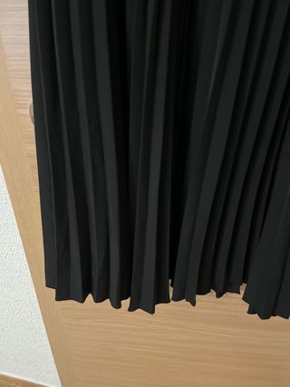 Falda plisada negra larga sin estrenar , 96 cm lar
