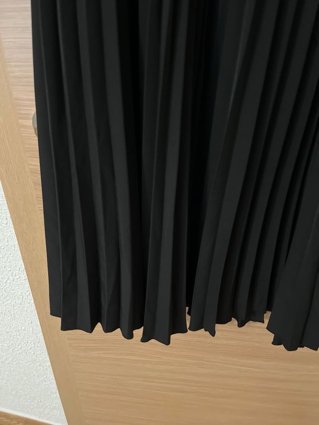 Falda plisada negra larga sin estrenar , 96 cm lar