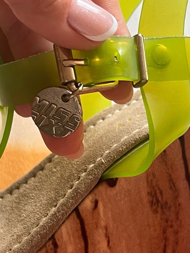 Sandalias de cuña alta de la marca Miss Sixty