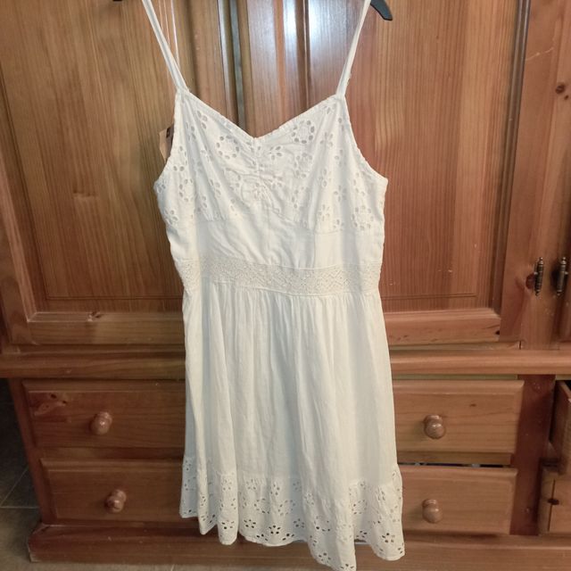 Vestido blanco estilo ibicenco