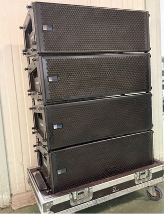 4x Meyer Sound Melodie - Line Array