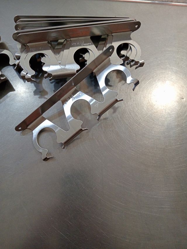 Soportes aluminio copas .