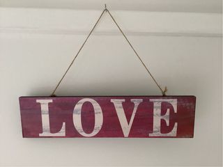 Quadro decorativo rosso scritta LOVE 