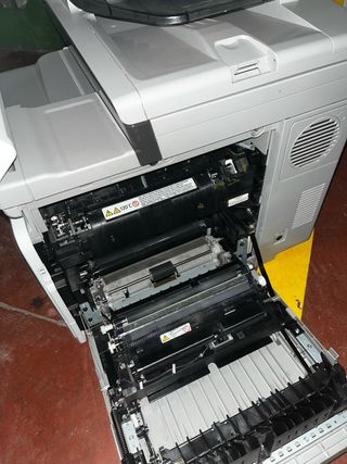 Impresora multifunción Ricoh MP C306
