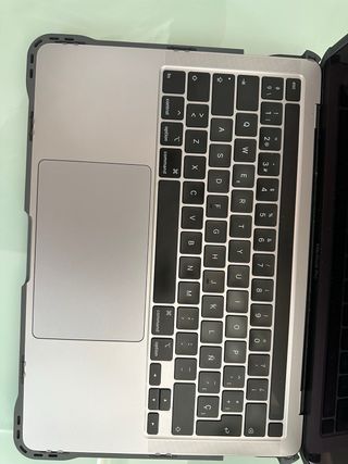 MacBook Pro 13" 2020 i5 16GB