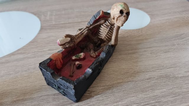 Cenicero Calavera Gótico