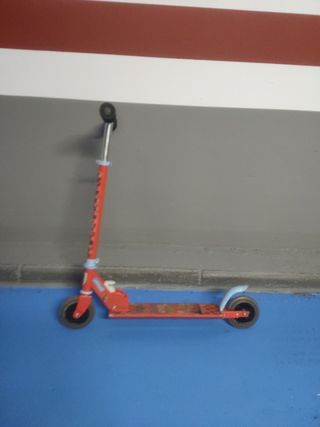 Patinete infantil Cars rojo
