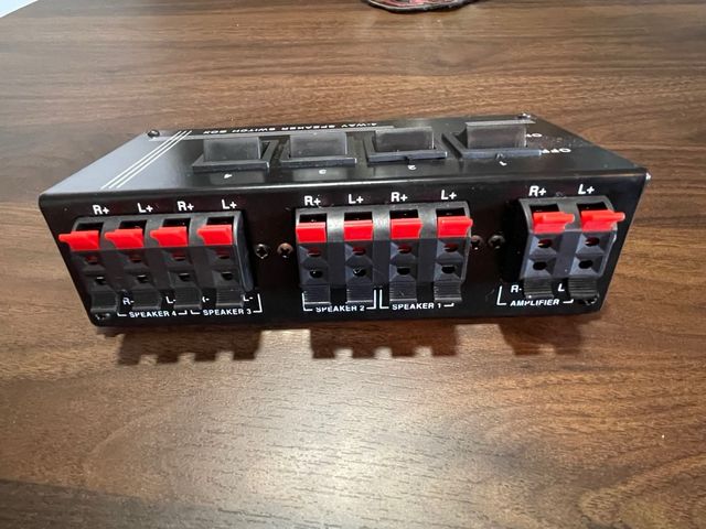 Caja selectora 4 altavoces