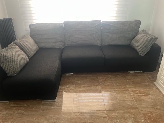 Sofá chaise longue negro y gris