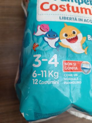 12 Pañales baño Pampers Costumino 3-4 (6-11kg)