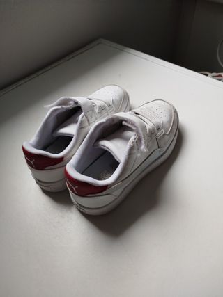 Zapatillas Puma blancas niño
