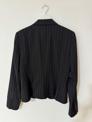 Traje Zara rayas negras