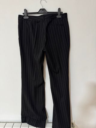 Traje Zara rayas negras
