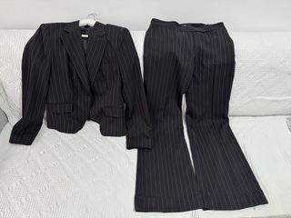 Traje Zara rayas negras