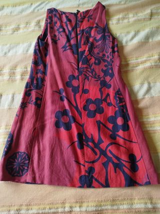 Vestido rojo y negro estampado