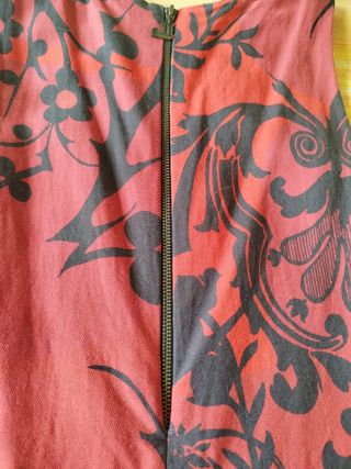Vestido rojo y negro estampado