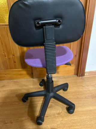 Silla giratoria morada - Oficina