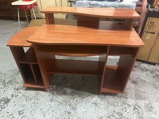 Escritorio madera marrón