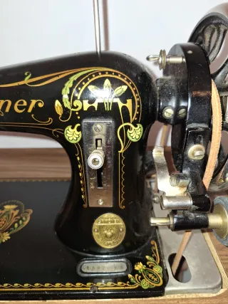Máquina coser antigua Griztner