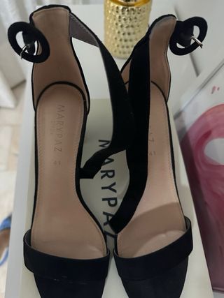 Sandalias MARYPAZ negras, talla 41,una sola puesta