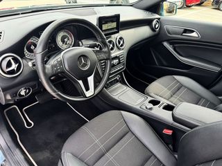 Mercedes Clase A 180 CDI AUTOMÁTICO con TECHO SOLAR, CUERO MIXTO... 