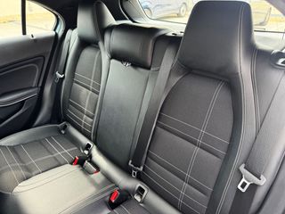 Mercedes Clase A 180 CDI AUTOMÁTICO con TECHO SOLAR, CUERO MIXTO... 