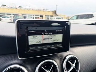 Mercedes Clase A 180 CDI AUTOMÁTICO con TECHO SOLAR, CUERO MIXTO... 