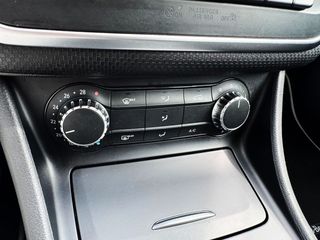 Mercedes Clase A 180 CDI AUTOMÁTICO con TECHO SOLAR, CUERO MIXTO... 