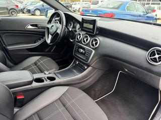 Mercedes Clase A 180 CDI AUTOMÁTICO con TECHO SOLAR, CUERO MIXTO... 