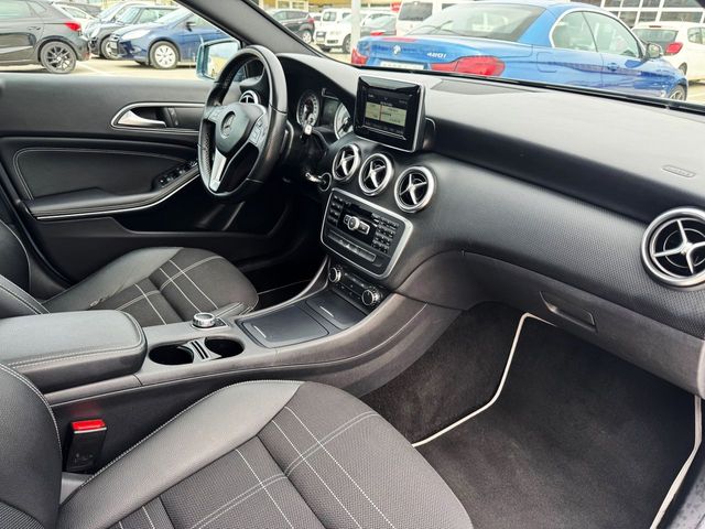 Mercedes Clase A 180 CDI AUTOMÁTICO con TECHO SOLAR, CUERO MIXTO...