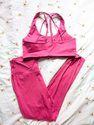 Conjunto deportivo Stradivarius rosa