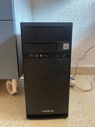 PC + Monitor Philips + teclado y ratón