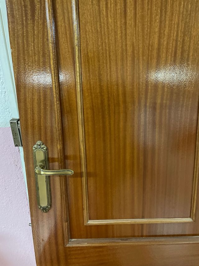 Puerta interior madera maciza
