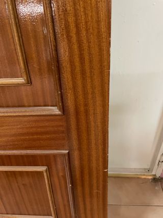 Puerta interior madera maciza
