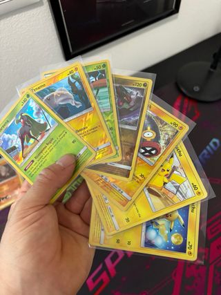 Lotto di 41 carte pokemon di sole e luna 