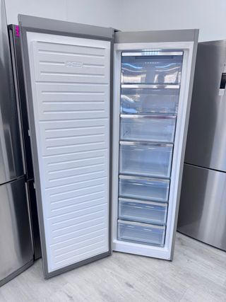 OCASION!! SOLO CONGELADOR AEG 185cm NOFROST A++ 