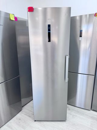 OCASION!! SOLO CONGELADOR AEG 185cm NOFROST A++ 