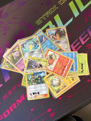 Lotto 23 carte pokemon di eclissi cosmica 