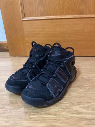 Nike Air More Uptempo negras - 38