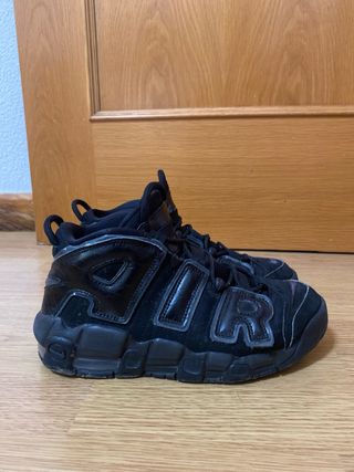 Nike Air More Uptempo negras - 38