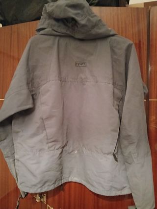 Chaqueta HART impermeable