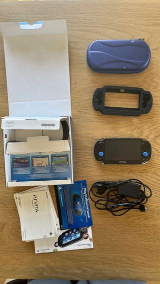 PSVita 1000 WiFi completa + SD2VITA + fundas