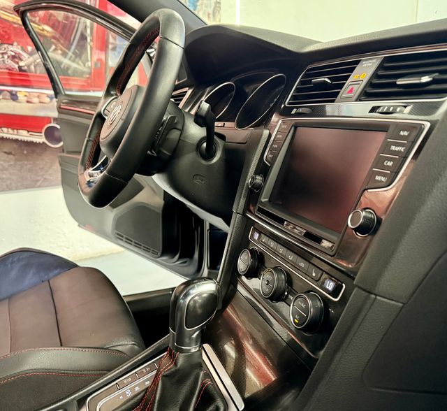 VOLLSWAGEN GOLF GTI 2.0 TSI PERFORMANCE