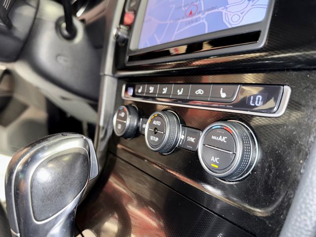 VOLLSWAGEN GOLF GTI 2.0 TSI PERFORMANCE