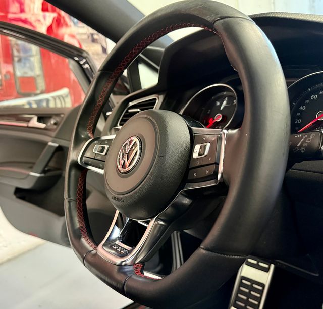 VOLLSWAGEN GOLF GTI 2.0 TSI PERFORMANCE